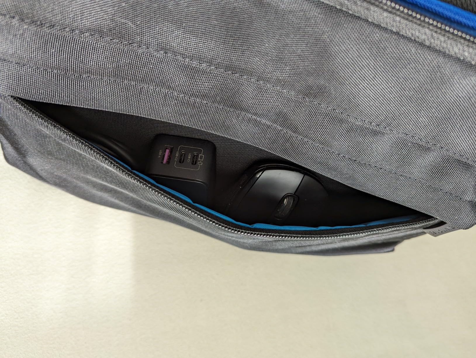 RIVACASE Antishock Laptoptasche 14 Zoll Schwarz