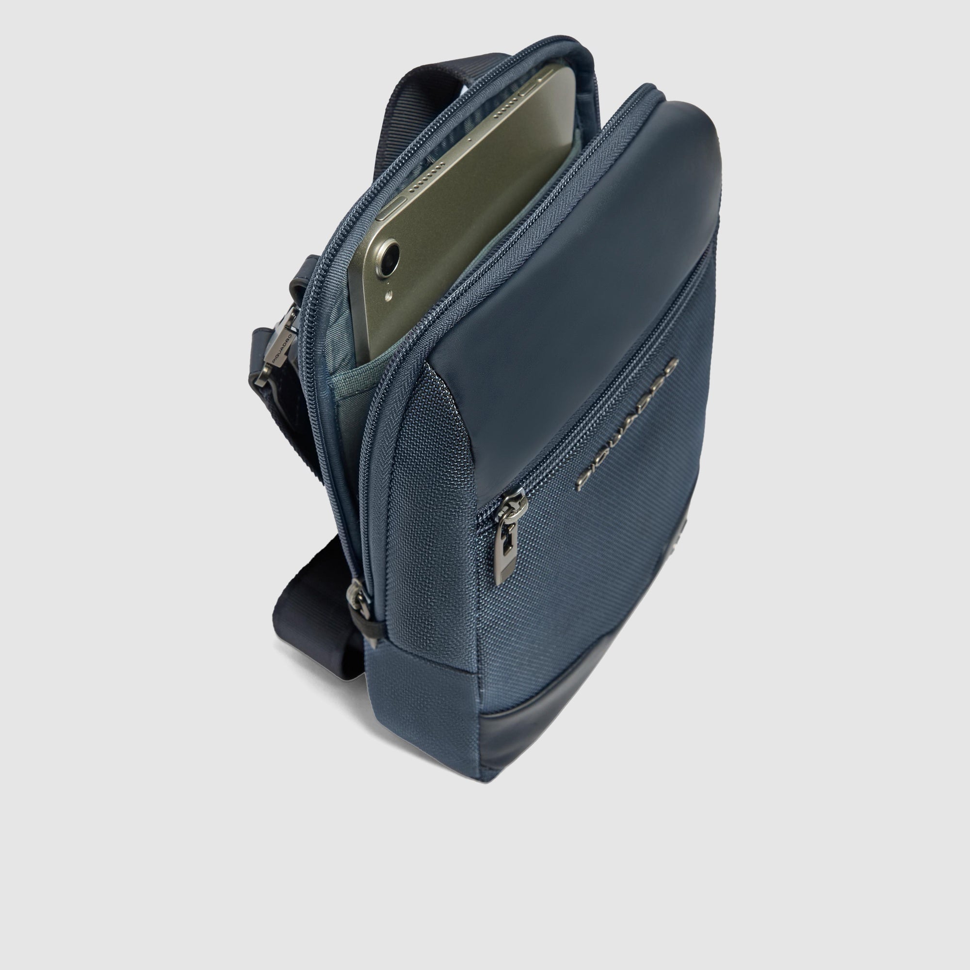 Piquadro Corner 2.0 Herrentasche Schwarz iPad mini Recycling