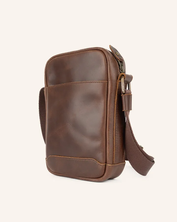 Buckle & Seam Runner Crossbody Bag Leder Braun mit YKK-Reißverschluss