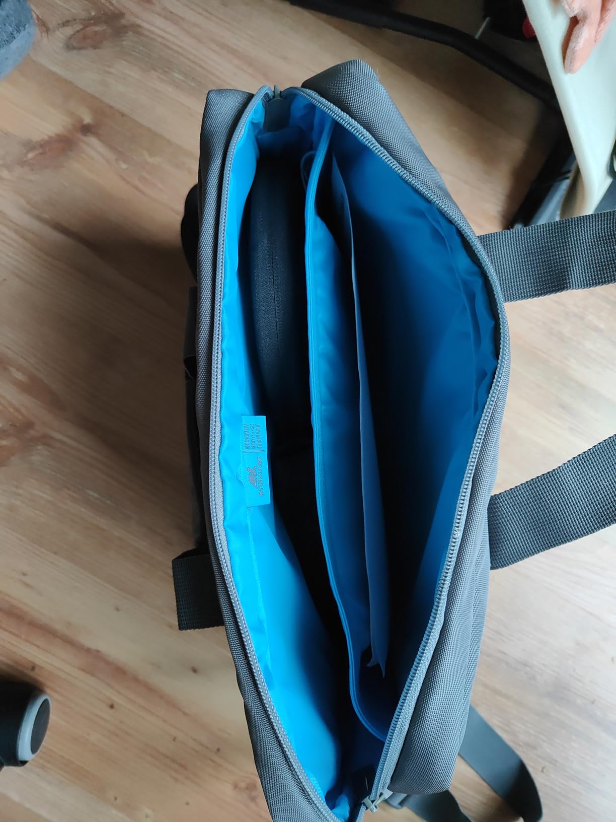 RIVACASE Eden 8234 Laptoptasche 14 Zoll Violett