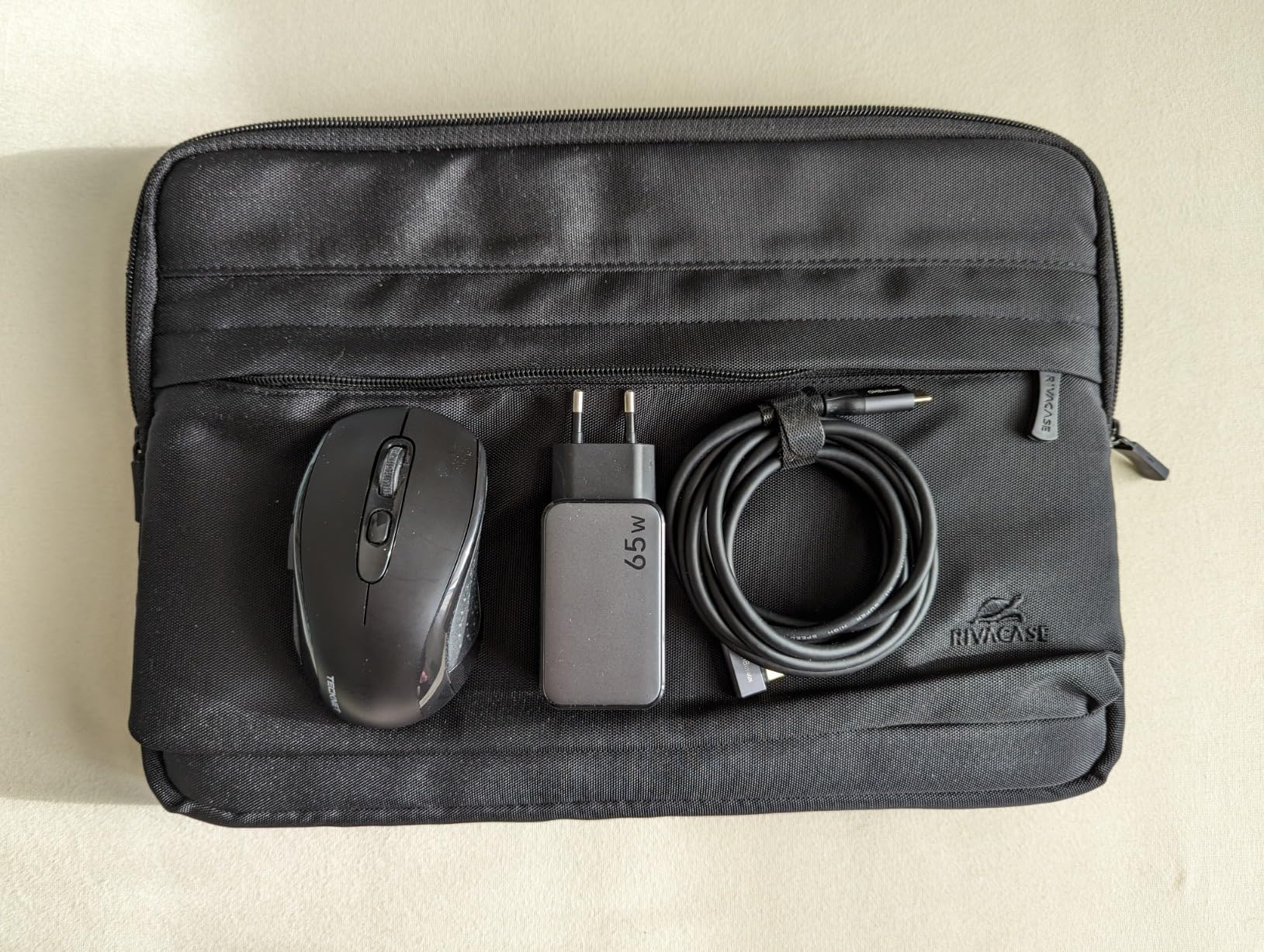RIVACASE Antishock Laptoptasche 14 Zoll Schwarz