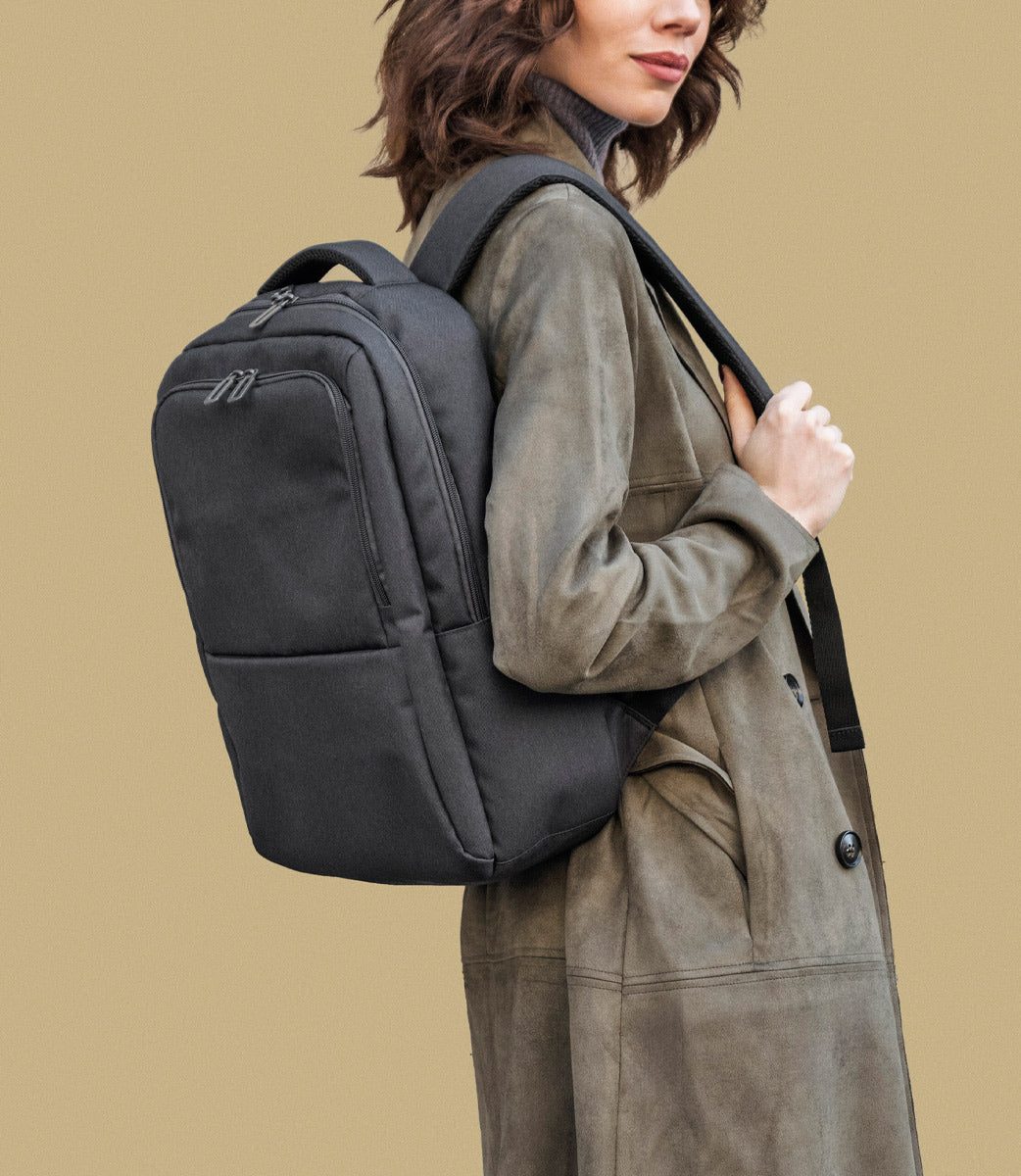 Tucano Sirio Rucksack 15,6 Zoll Laptopfach recycelt schwarz