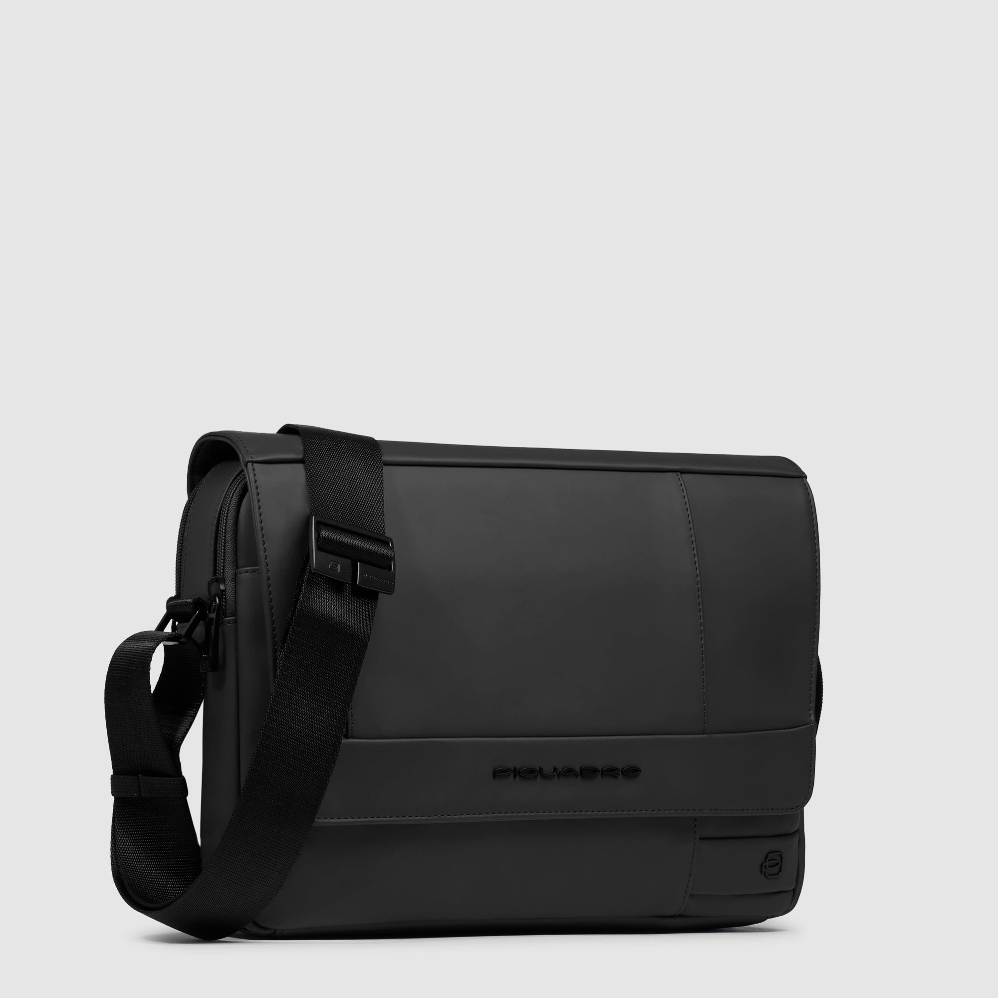 Piquadro Brief Messenger Herren Schwarz Wasserabweisend iPad
