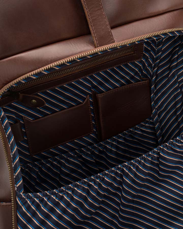 Buckle & Seam Norman Rolltop Leder Rucksack Überraschungsfarbe