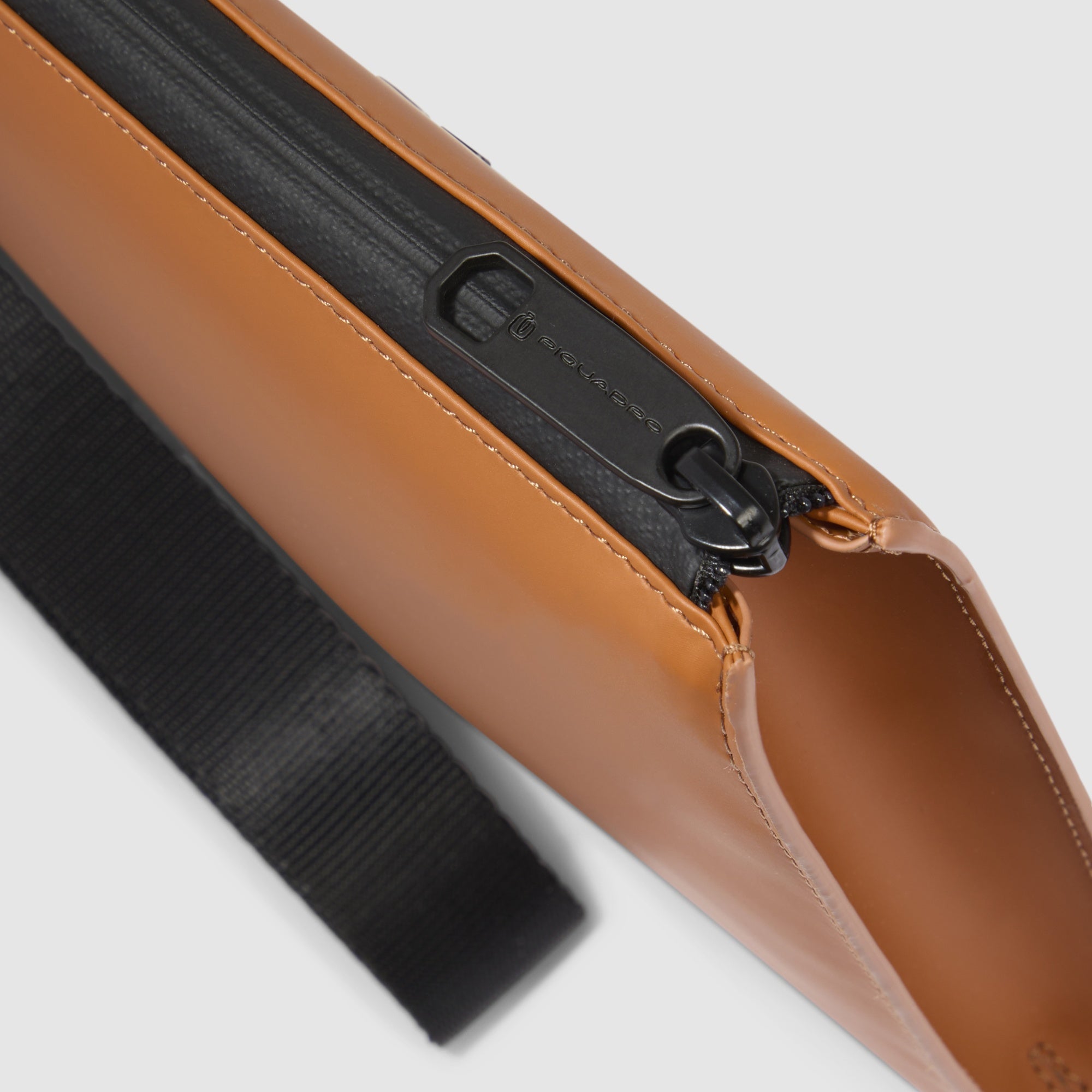 Piquadro Corner 2.0 Pochette klein wasserabweisend Stoff