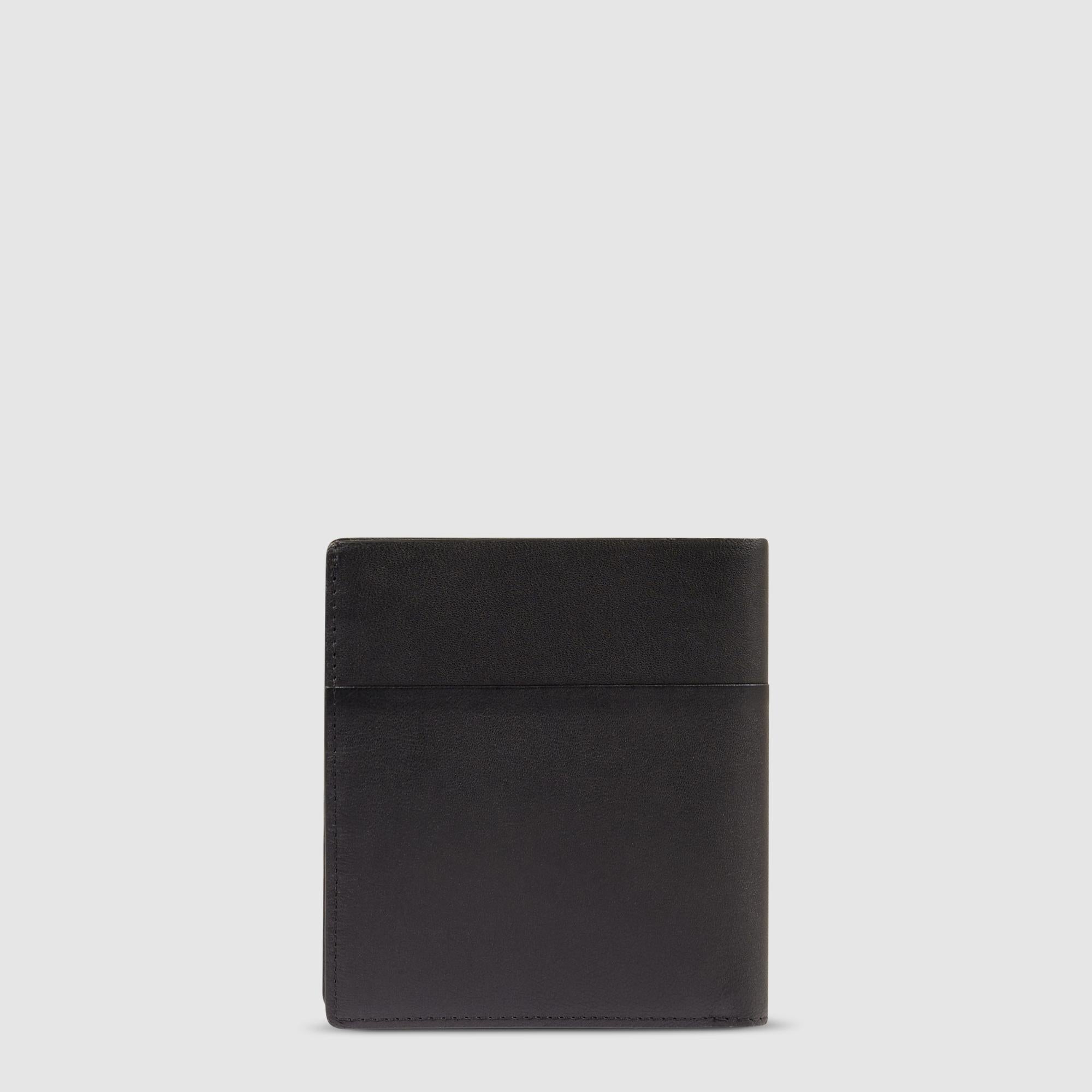 Piquadro Blue Square Reisepasshülle Leder Schwarz RFID