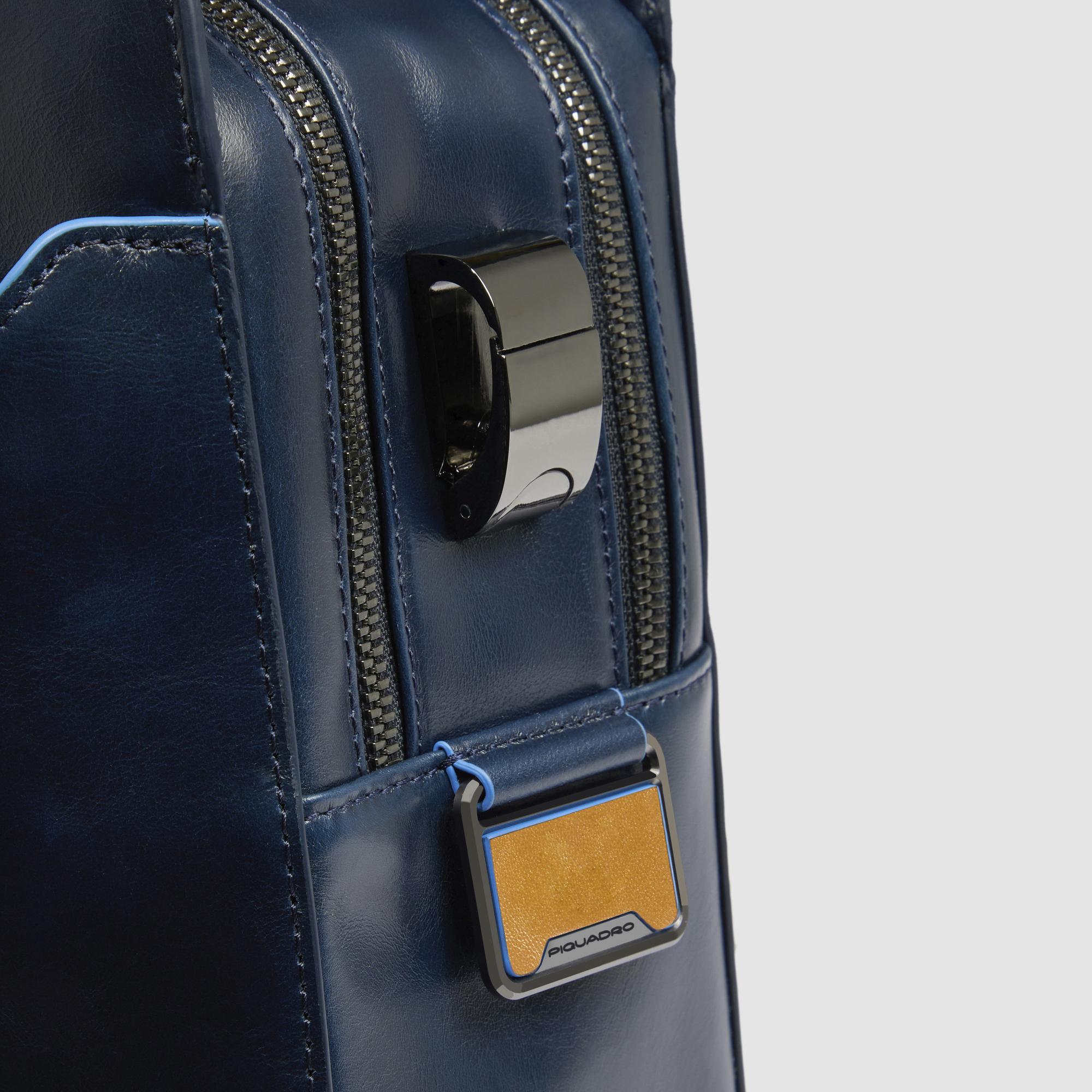 Piquadro Blue Square Leder Monogramm Braun Initialen Patch