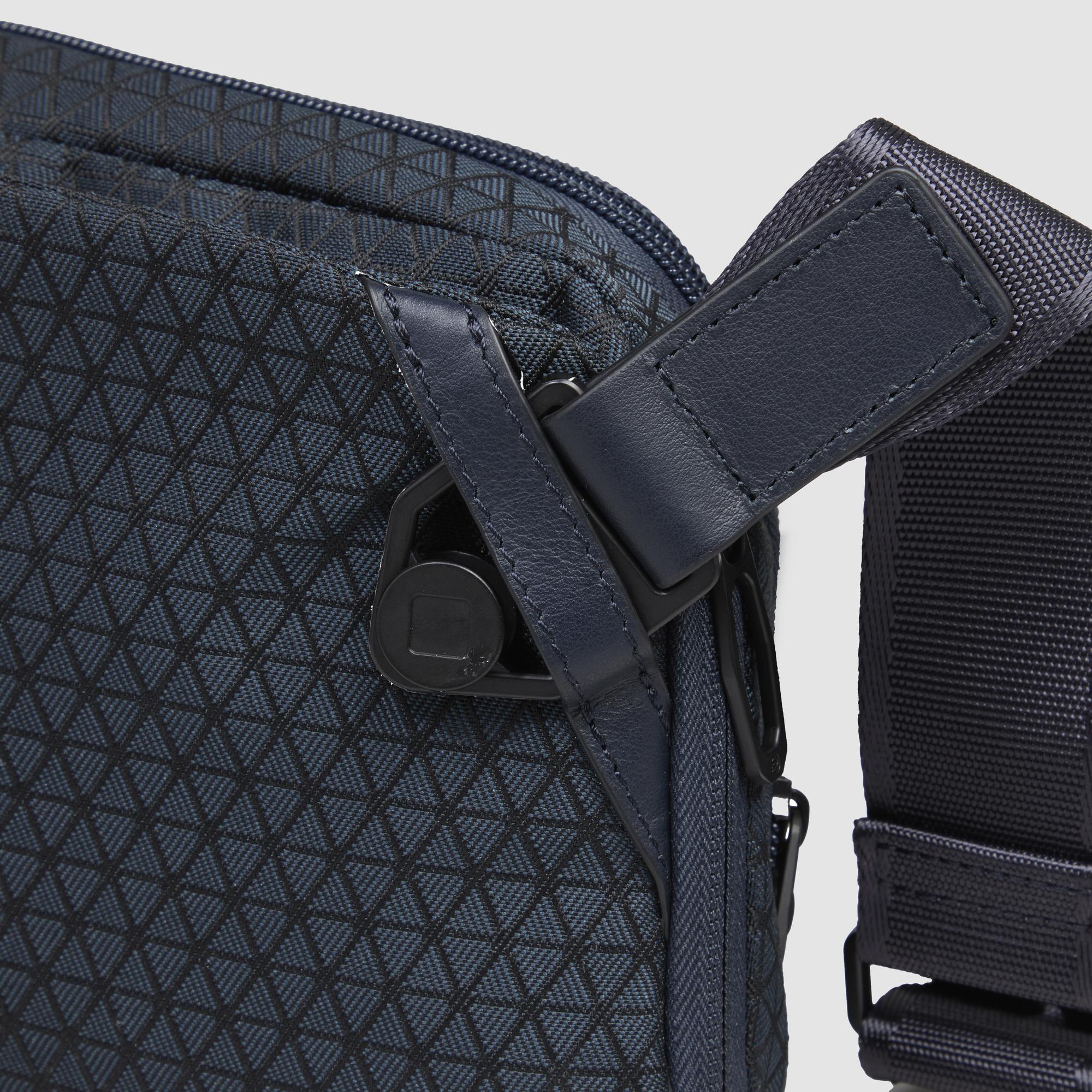 Piquadro Corner 2.0 Bauchtasche Herren blau Recycling