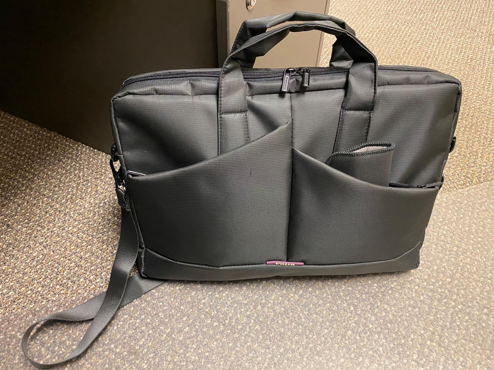 RIVACASE Central 8731 Laptoptasche 15,6 Zoll Grau Slim
