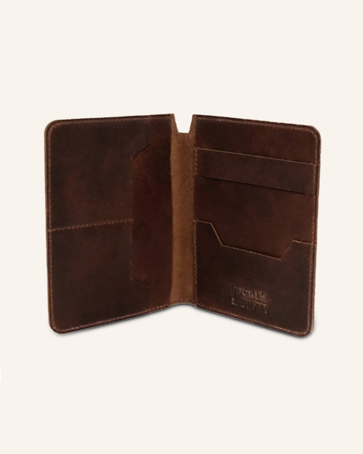 Buckle & Seam Concorde Reisepasshülle Leder Braun 15 cm