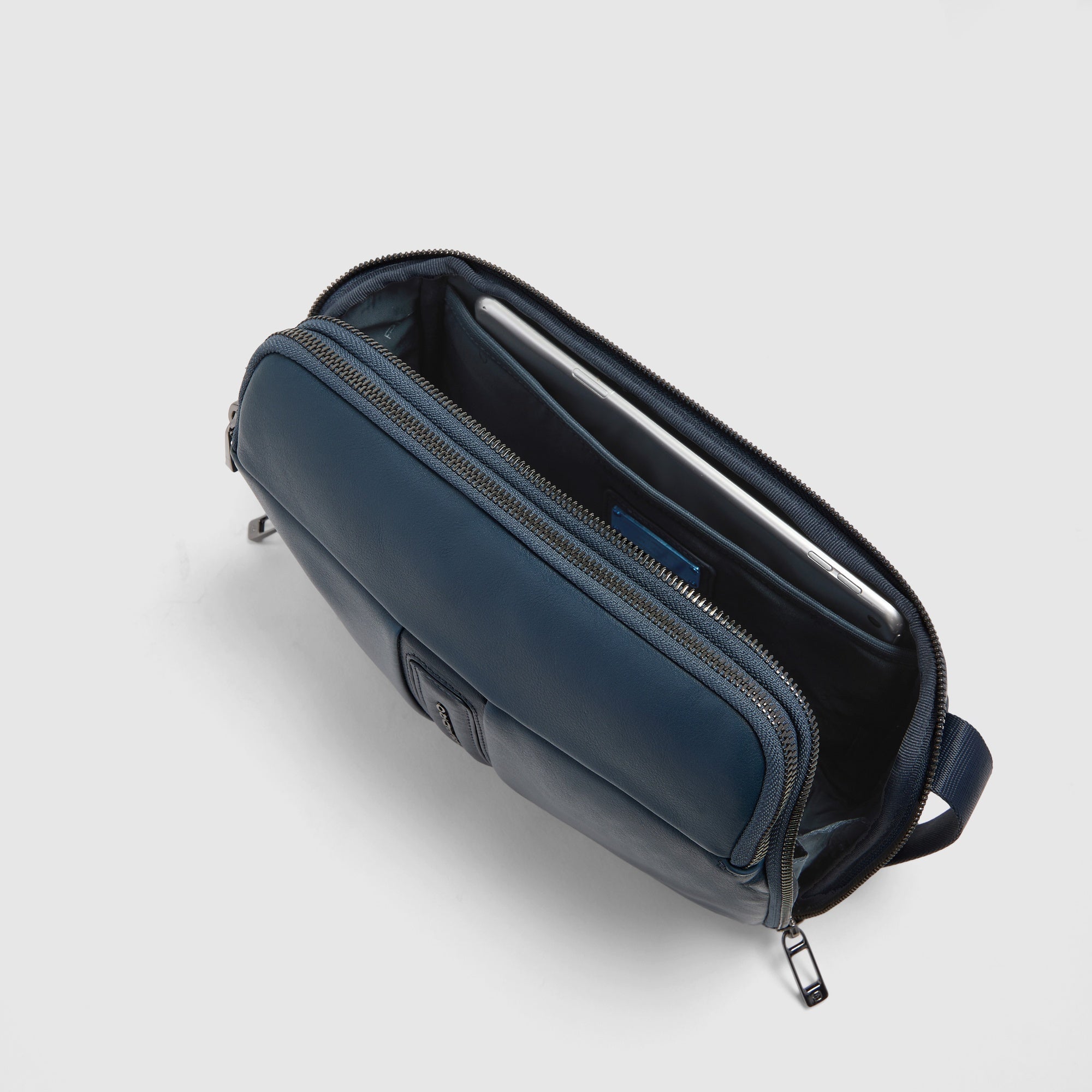 Piquadro Urban Umhängetasche Herren Blau iPad mini Leder